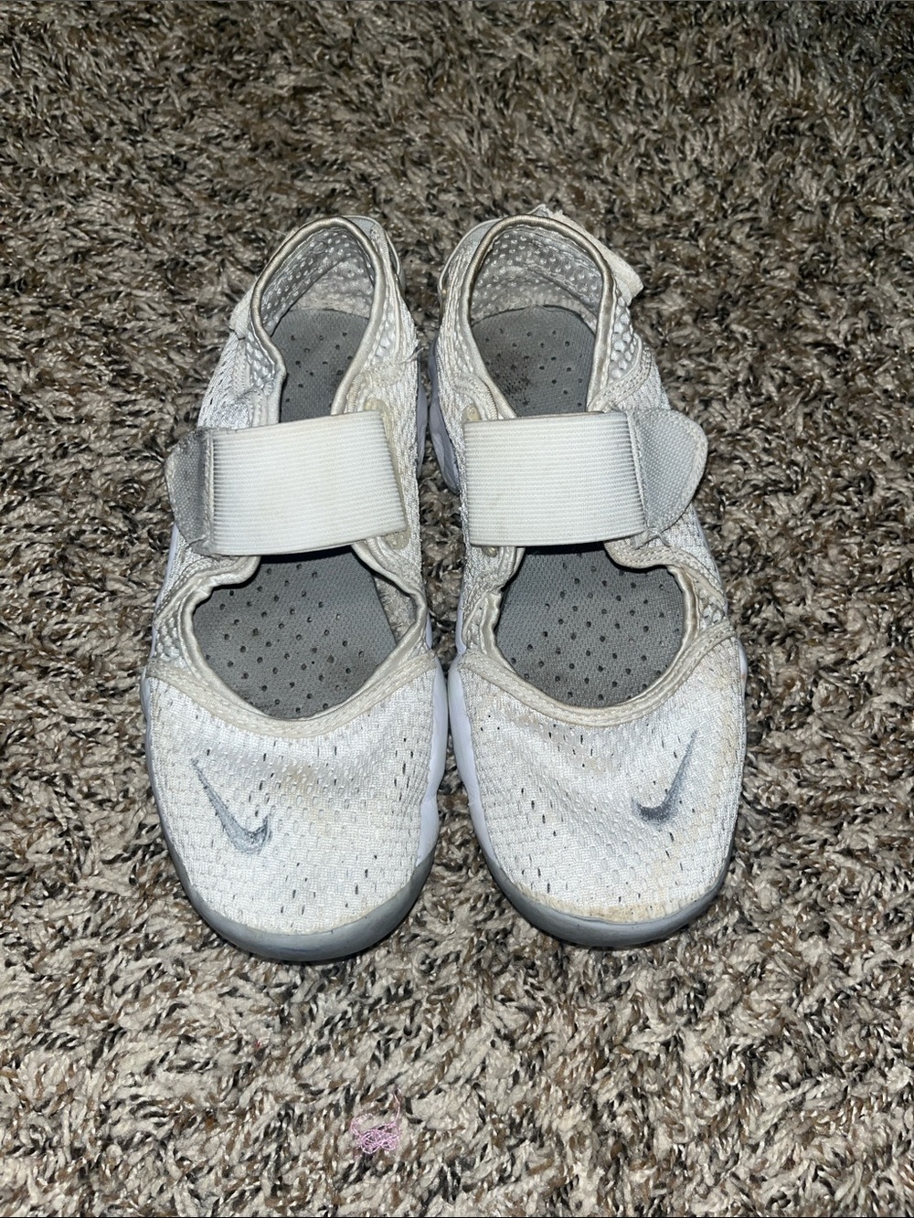 Nike rift White and Gray Slip-On Sneakers size 6